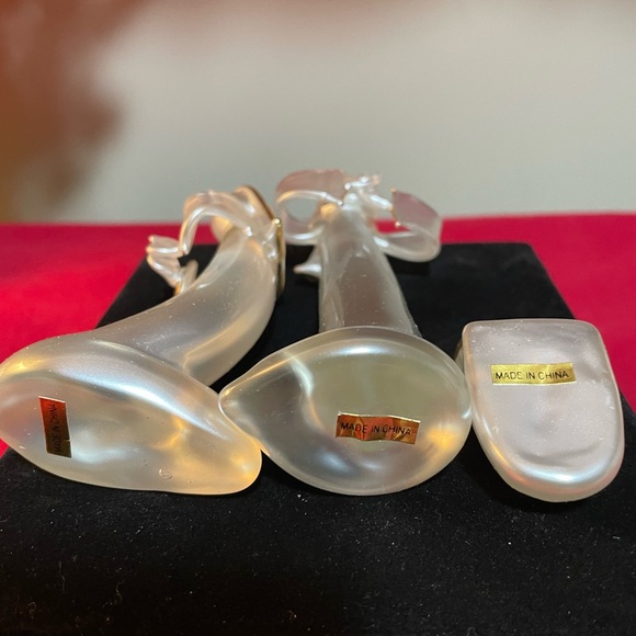 Livingquarters 3 Piece Nativity Set in Black Velvet Box - Picture 8 of 8